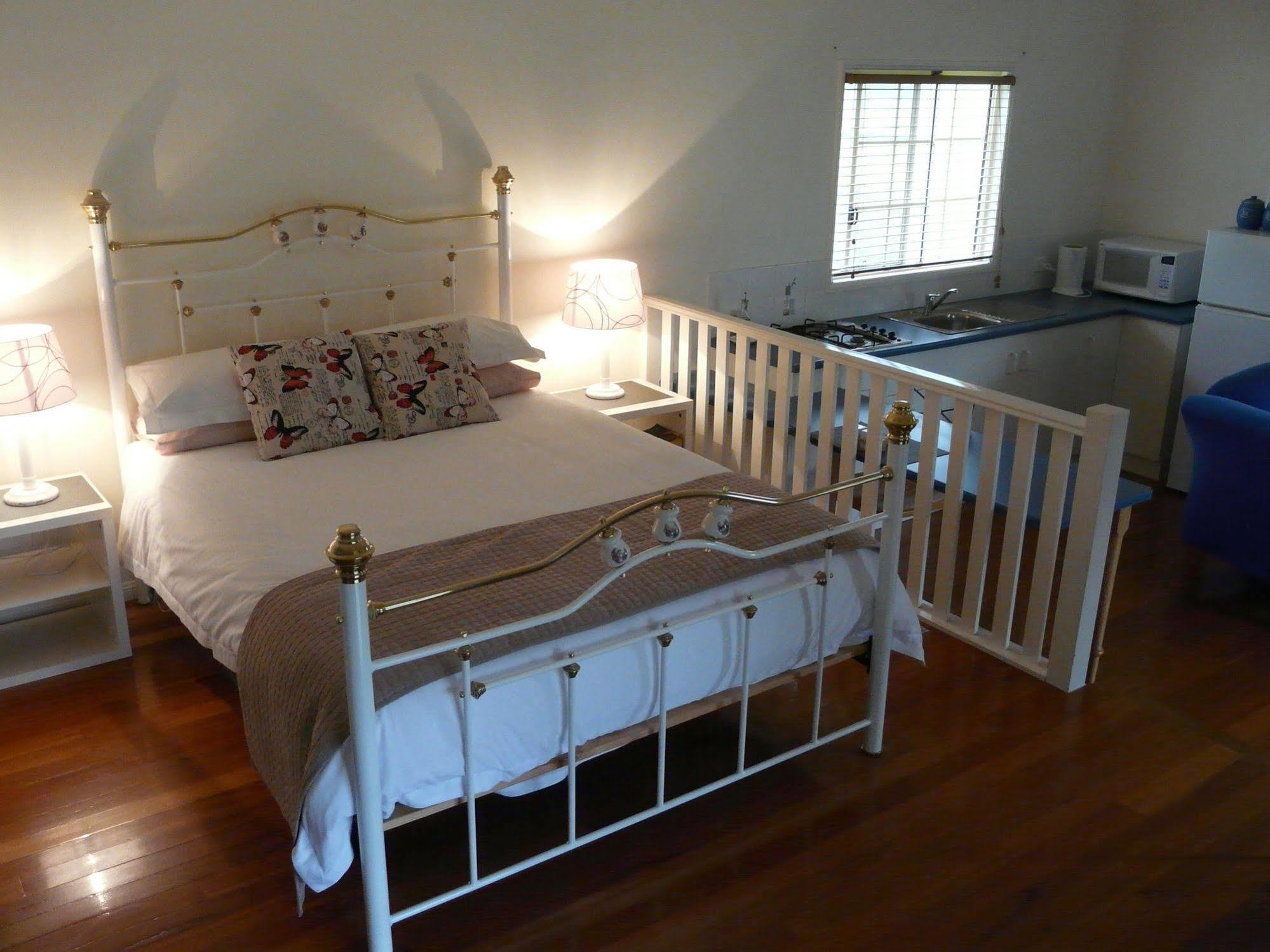 Granite Gardens Cottages & Lake Retreat Stanthorpe Exterior photo