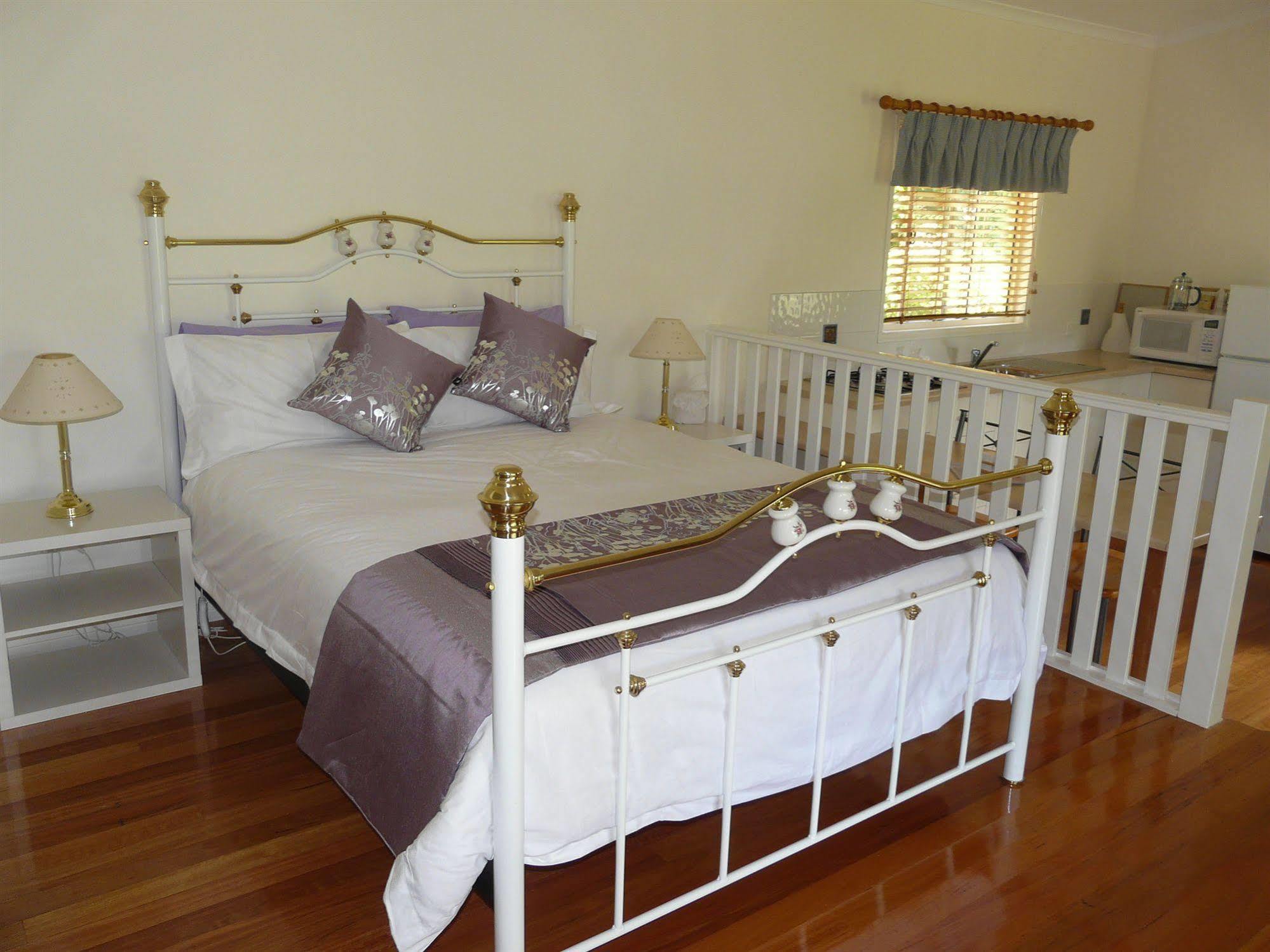 Granite Gardens Cottages & Lake Retreat Stanthorpe Exterior photo