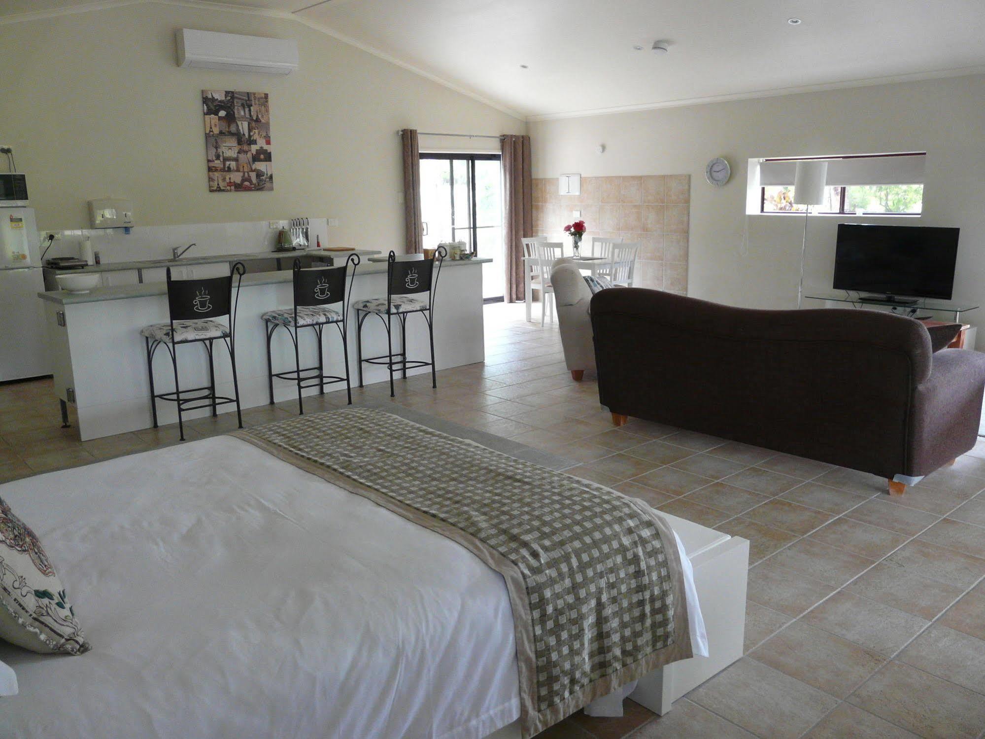 Granite Gardens Cottages & Lake Retreat Stanthorpe Exterior photo