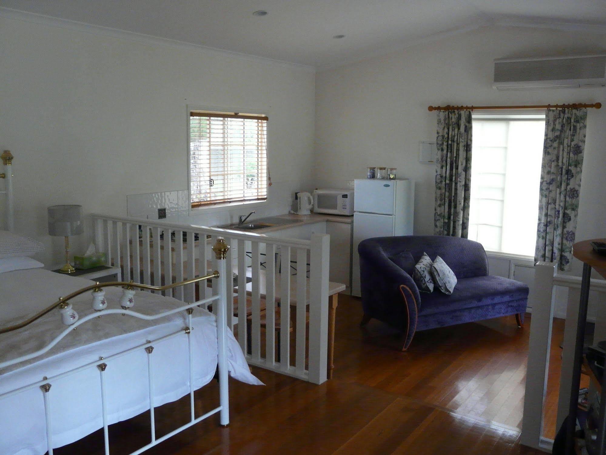 Granite Gardens Cottages & Lake Retreat Stanthorpe Exterior photo